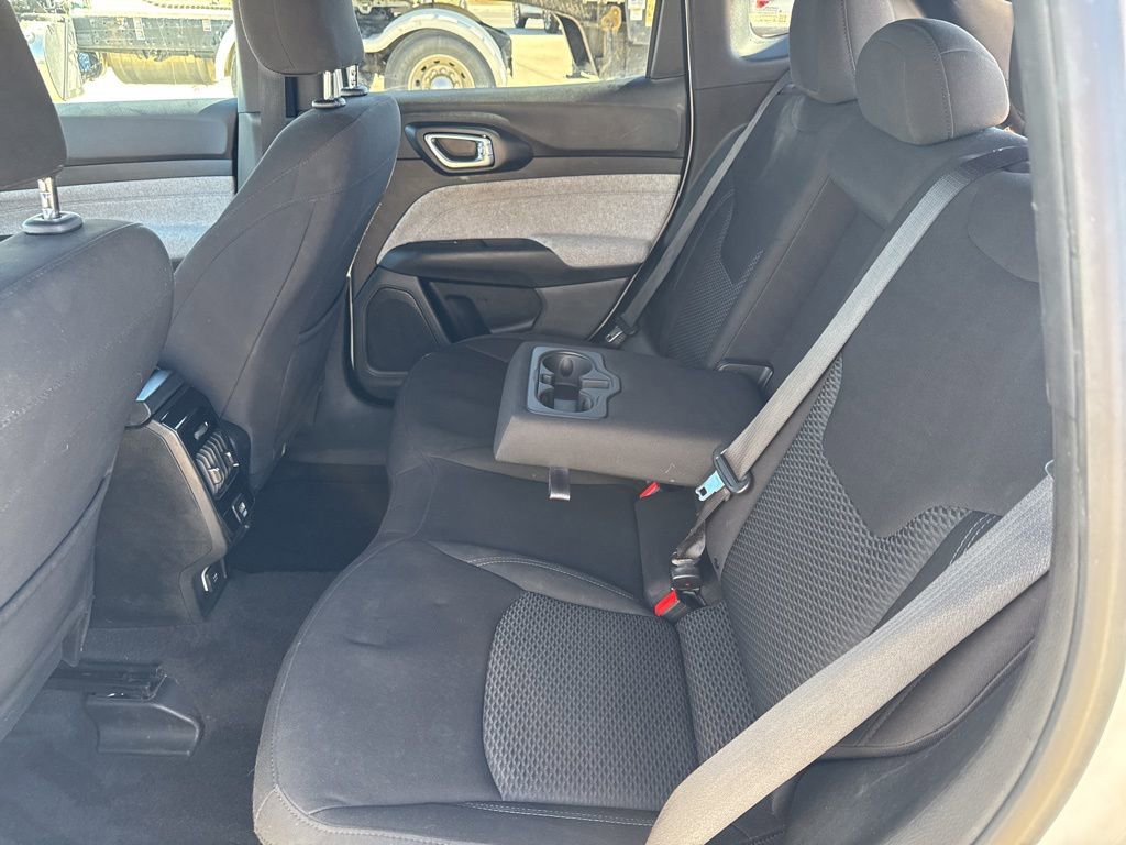 Used 2023 Jeep Compass Sport image 21