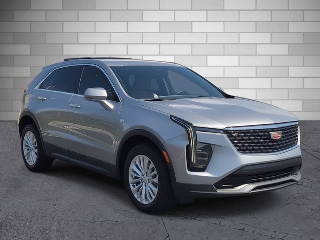 Certified 2024 Cadillac XT4 Luxury w/ Cold Weather Package FWD image 6