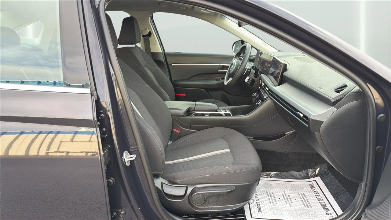 Used 2025 Hyundai Sonata SEL FWD image 13