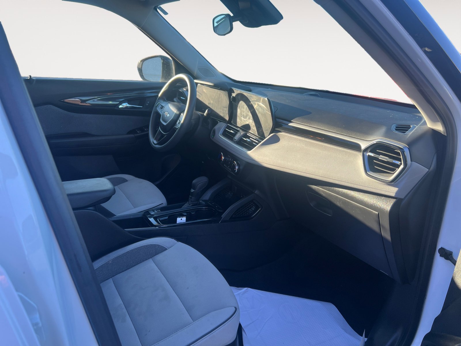 Used 2024 Chevrolet TrailBlazer LS w/ LS Convenience Package image 15