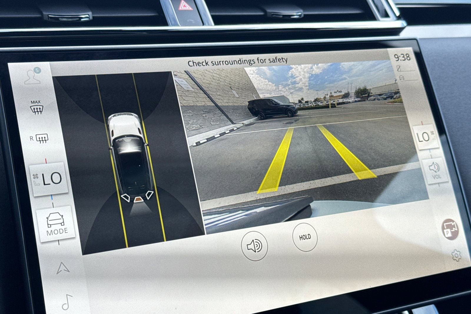 Used 2025 Land Rover Range Rover Velar Dynamic SE image 23