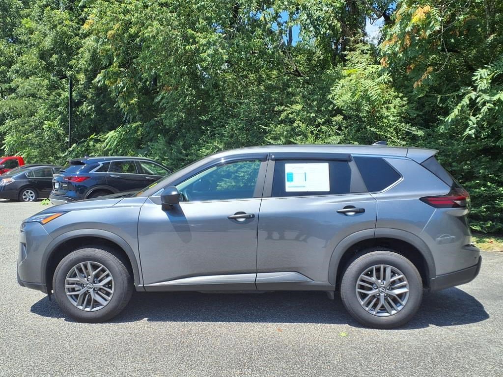 Used 2025 Nissan Rogue S image 4