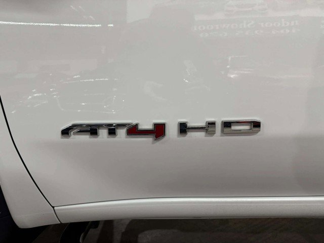 Used 2022 GMC Sierra 2500 AT4 image 13
