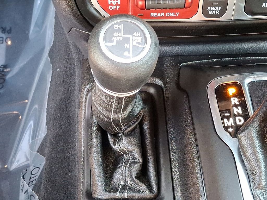Used 2024 Jeep Wrangler Unlimited Rubicon 4xe AWD/4WD image 24