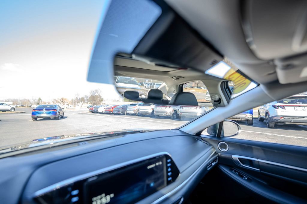 Certified 2023 Hyundai Sonata Limited w/ Cargo Package image 18