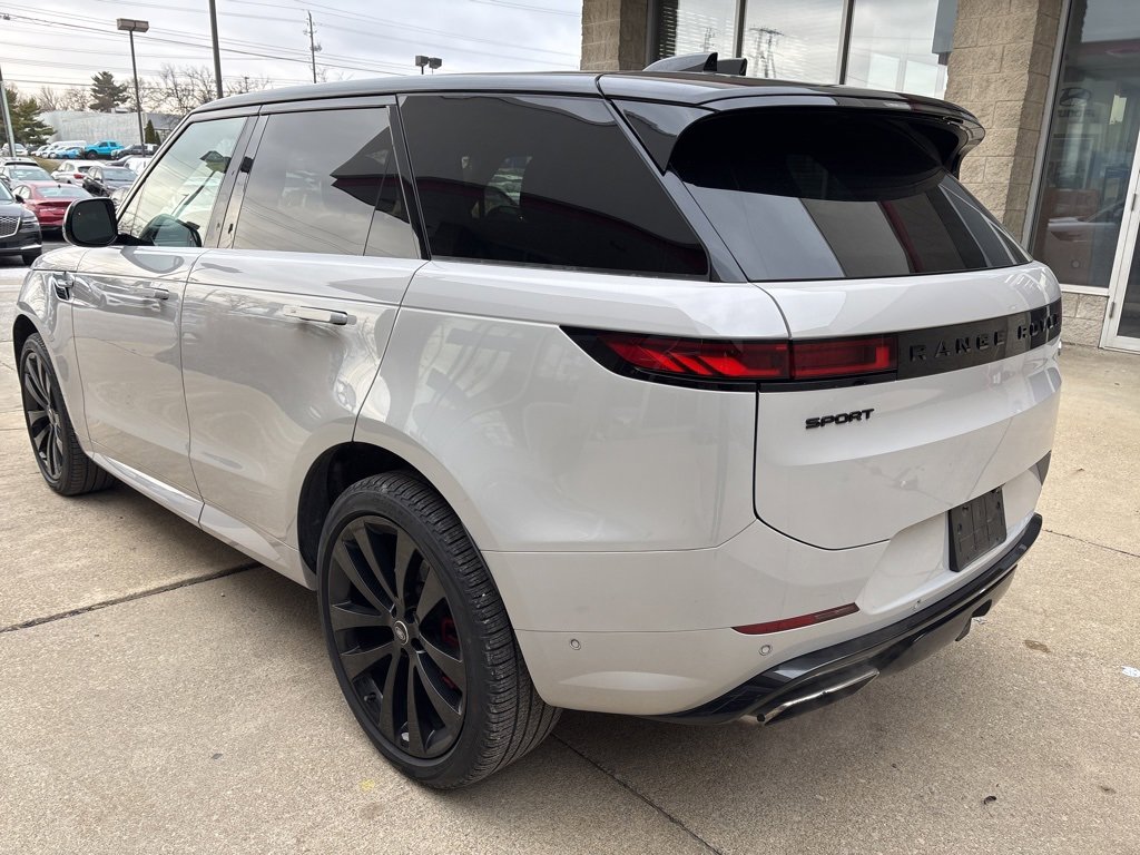 Used 2023 Land Rover Range Rover Sport SE Dynamic image 3