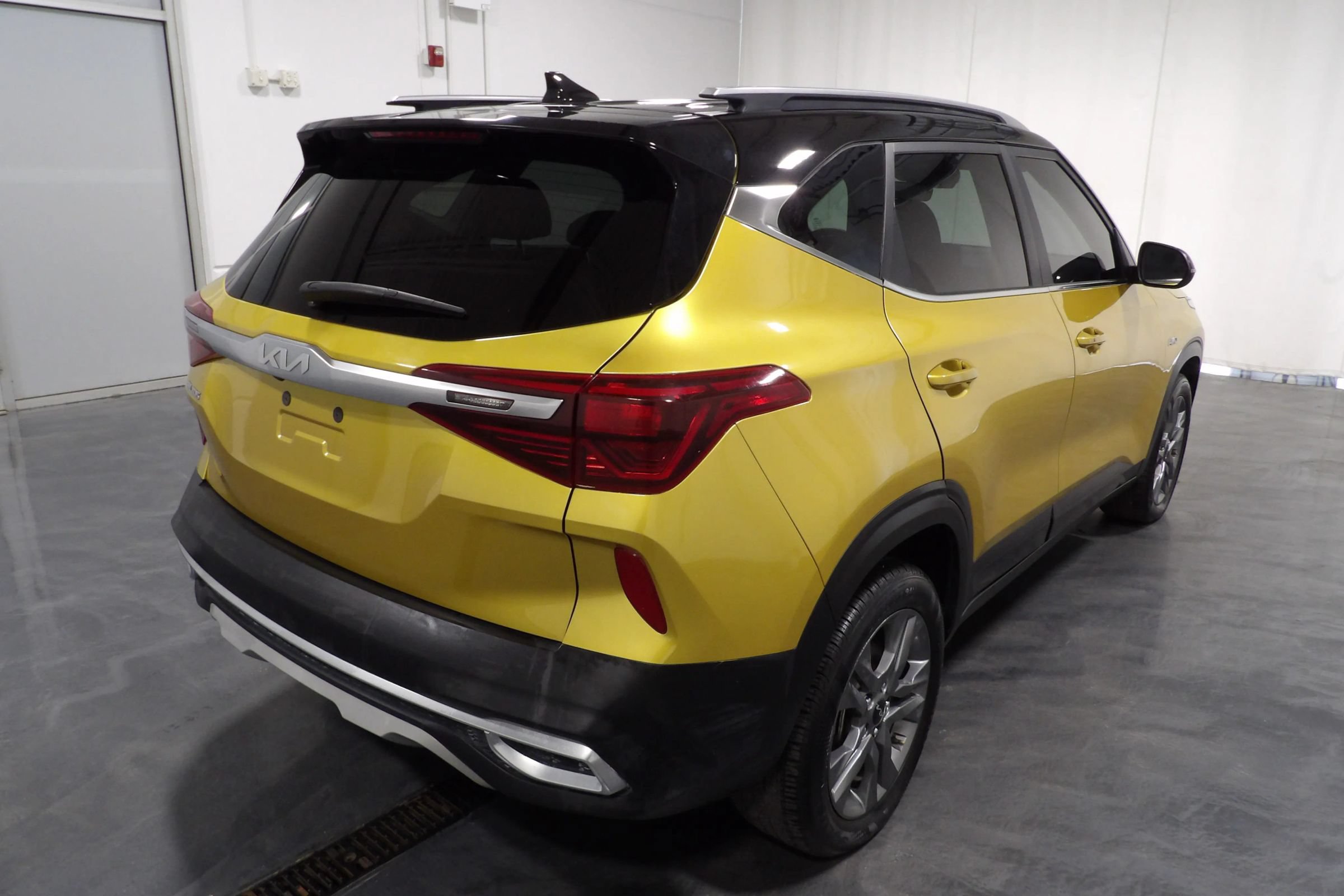 Used 2023 Kia Seltos S AWD/4WD image 7