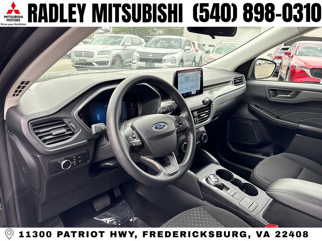 Used 2025 Ford Escape Active AWD/4WD image 4