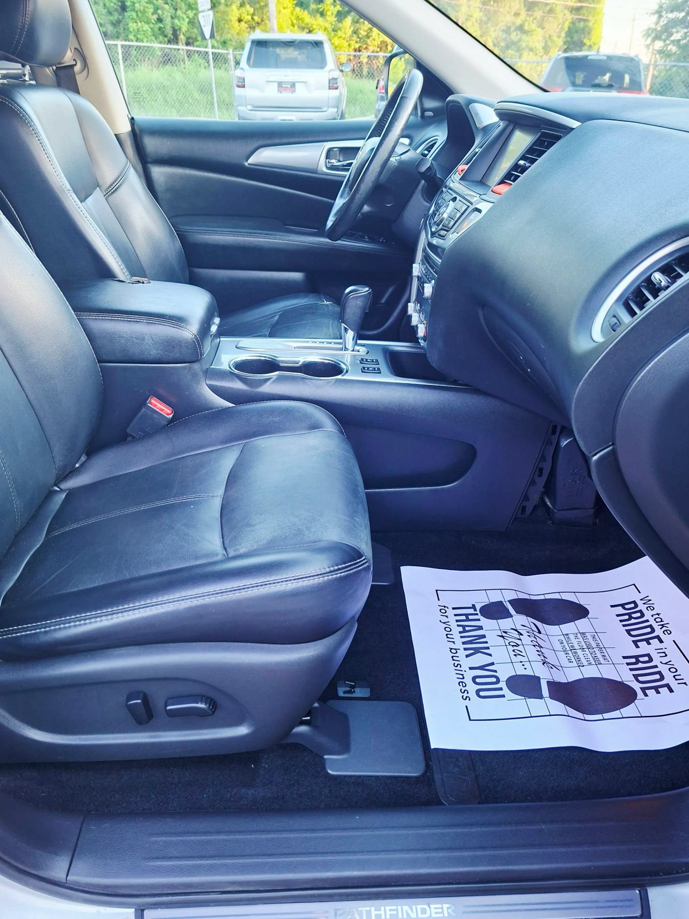 Used 2019 Nissan Pathfinder SL FWD image 13