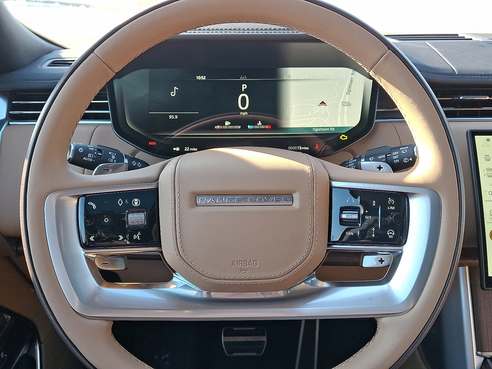 New 2026 Land Rover Range Rover Long Wheelbase SE image 5