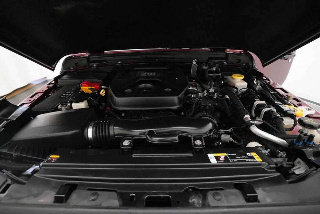 Used 2021 Jeep Wrangler Unlimited Sport AWD/4WD image 3