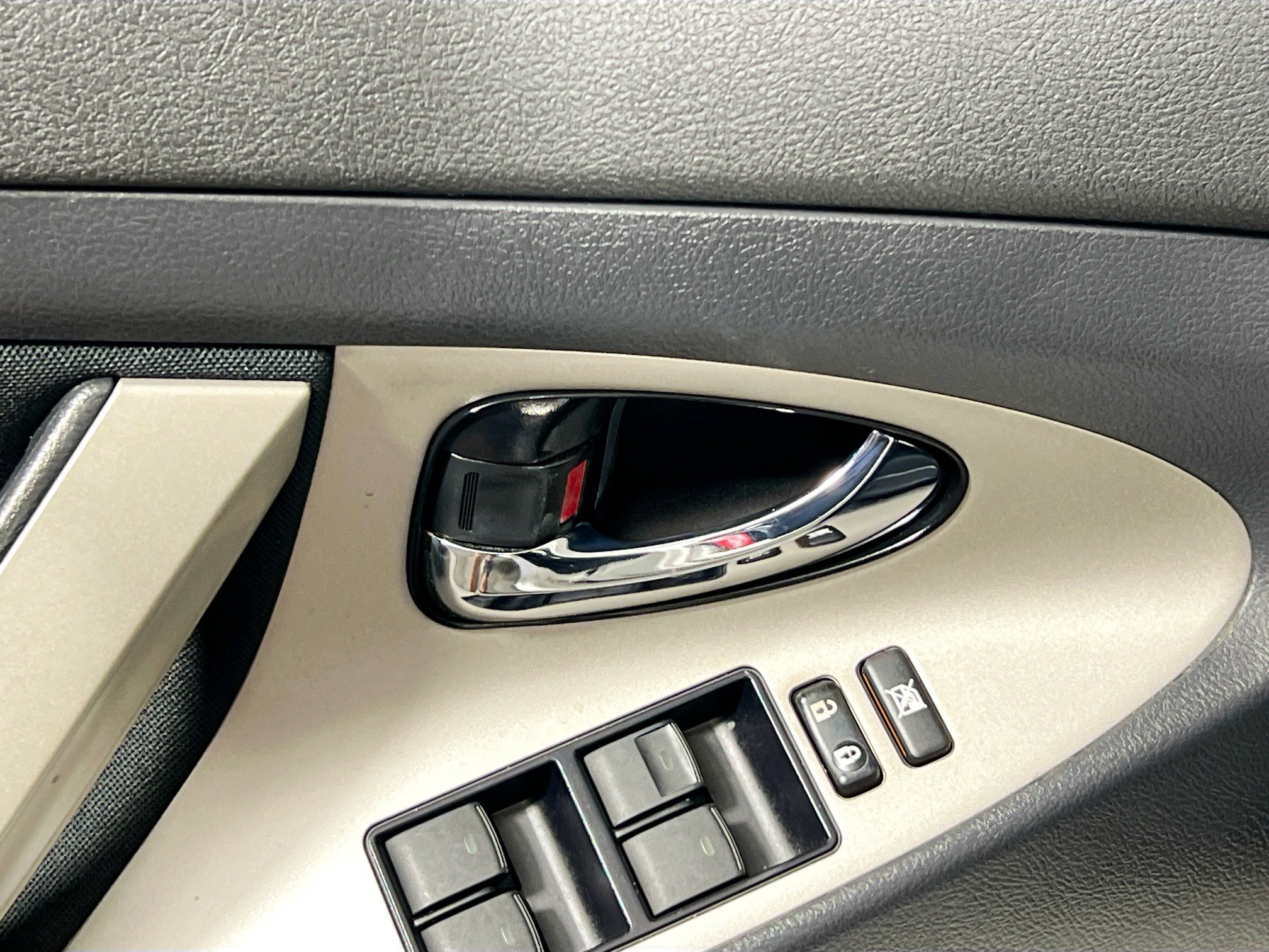 Used 2010 Toyota Camry SE image 16