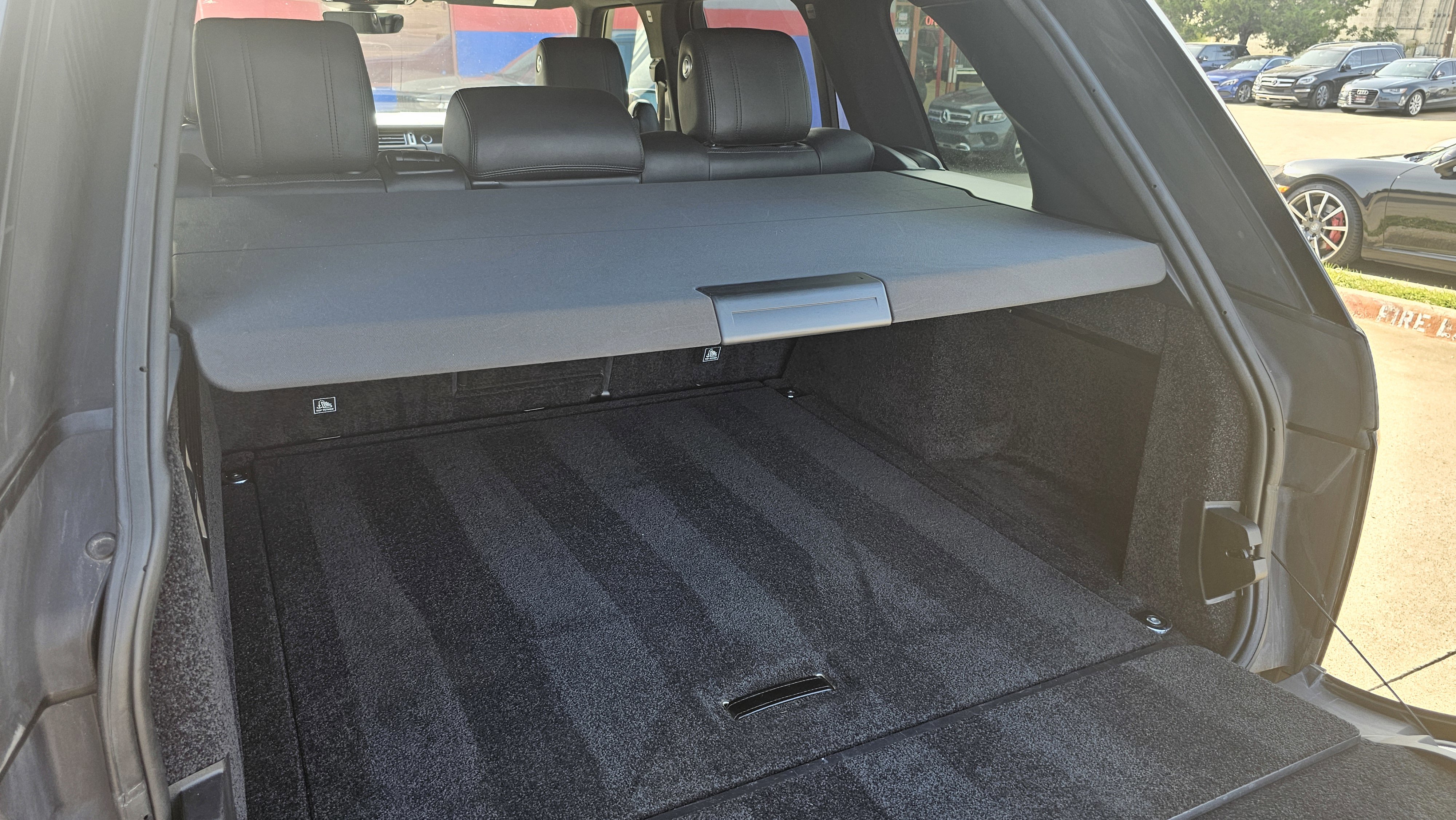 Used 2017 Land Rover Range Rover HSE image 17