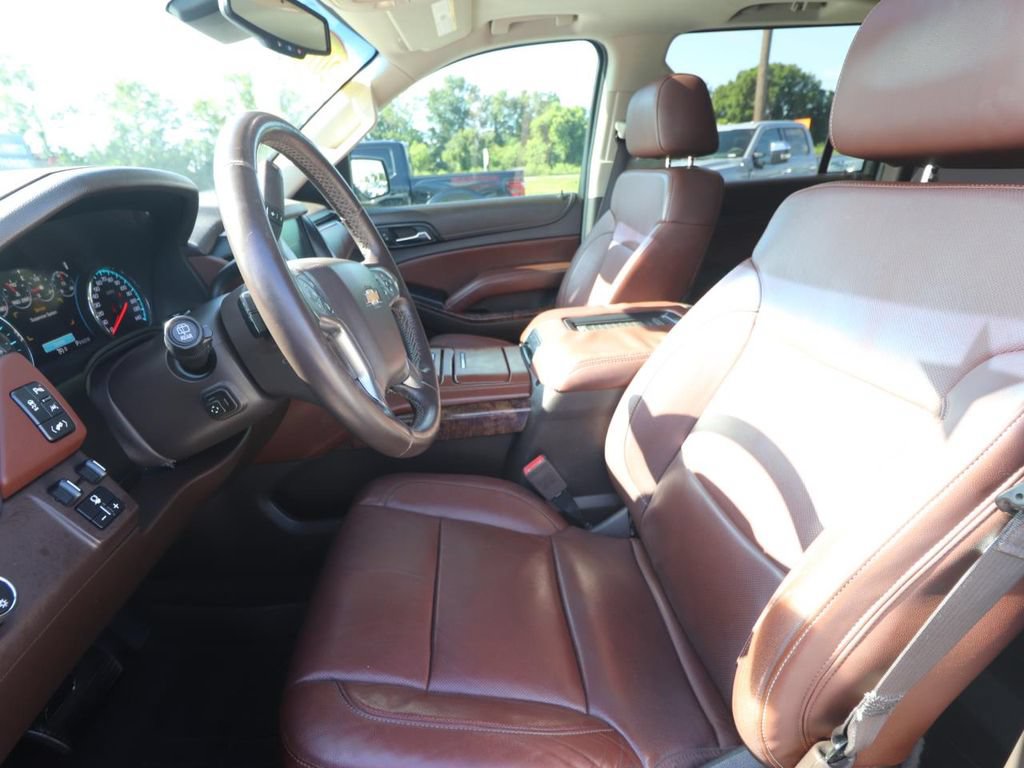 Used 2016 Chevrolet Suburban LTZ RWD image 2