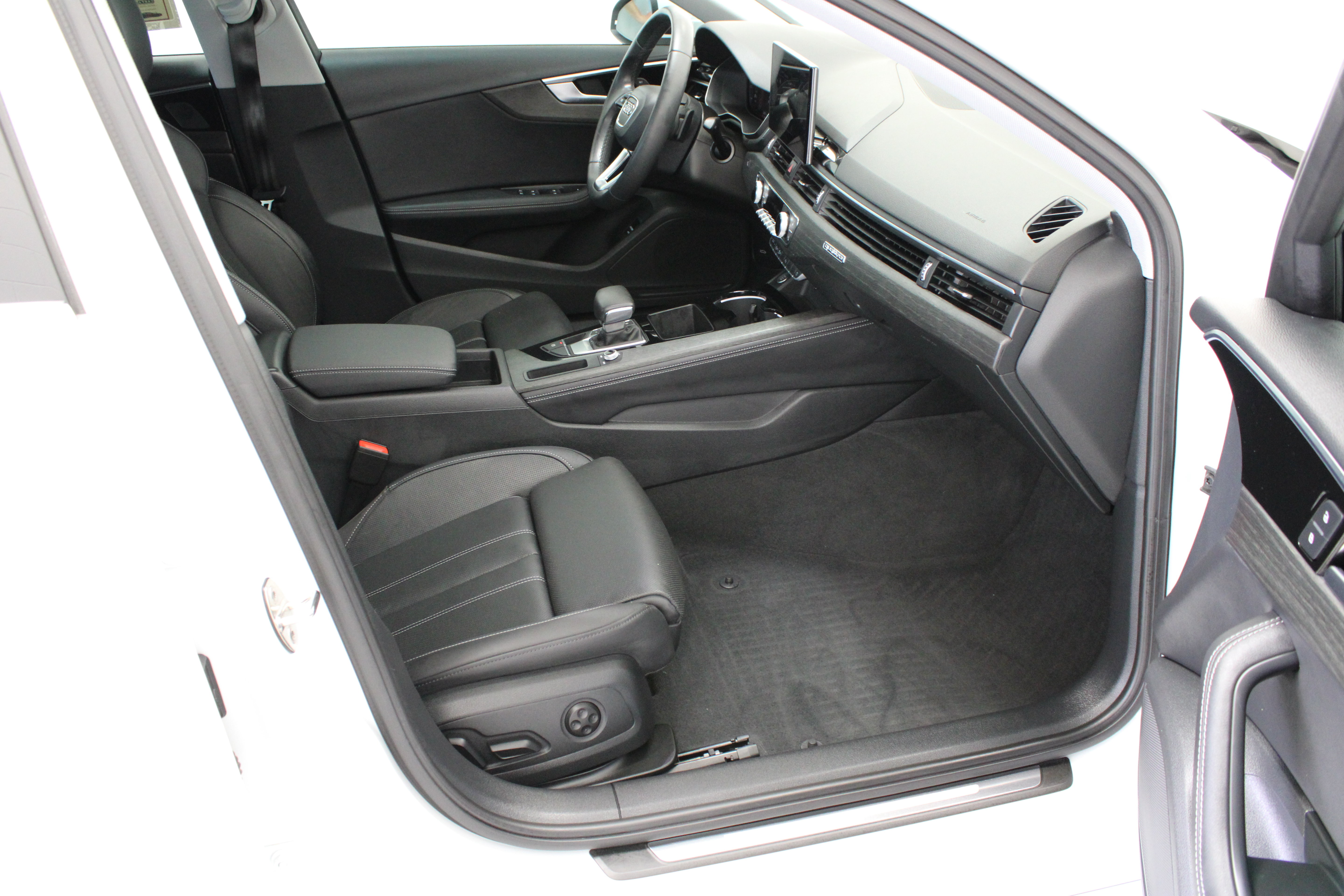 Used 2021 Audi A4 2.0T Premium Plus w/ Premium Plus Package AWD/4WD image 37