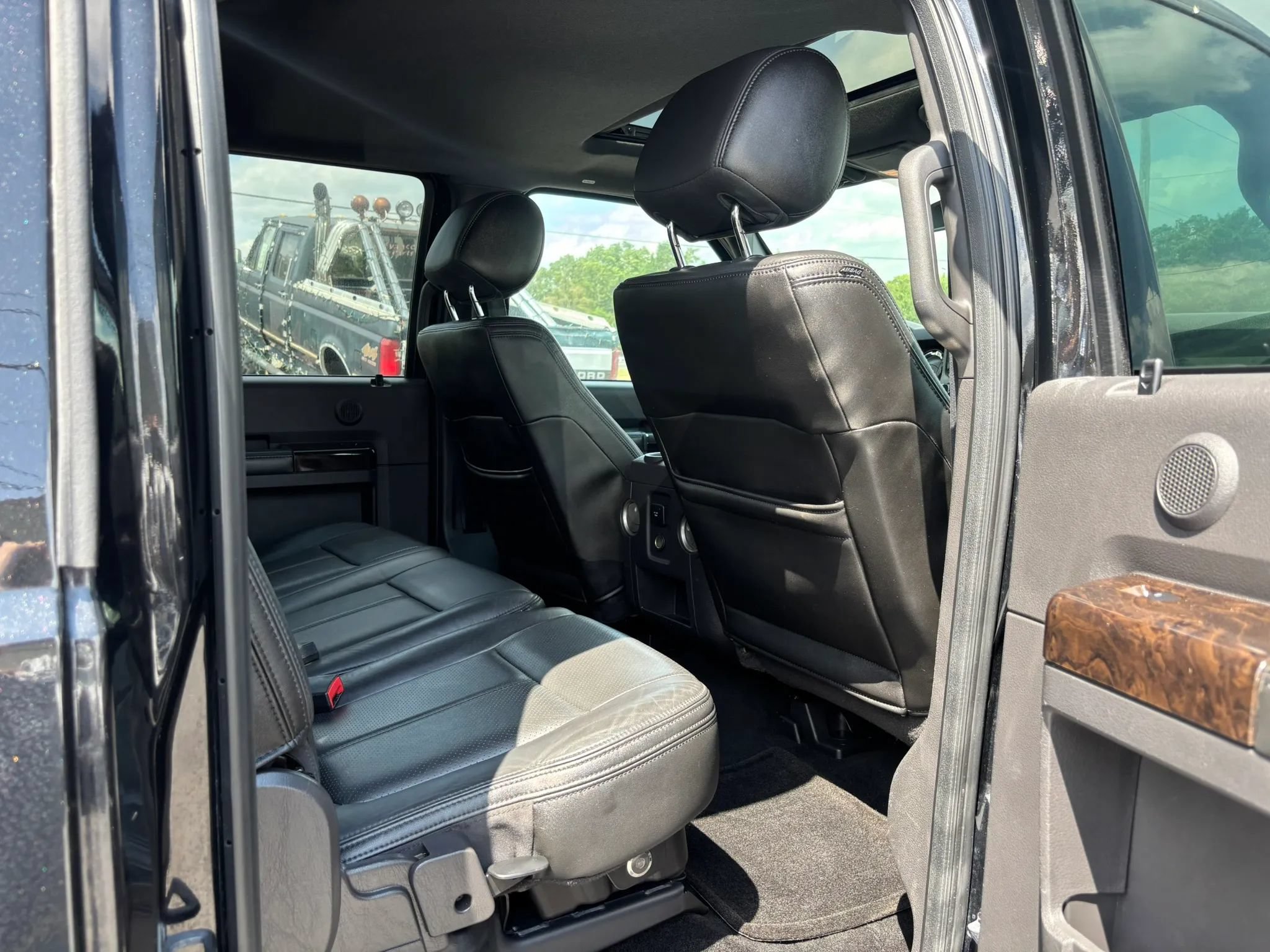 Used 2013 Ford F250 Platinum w/ FX4 Off Road Pkg AWD/4WD image 34