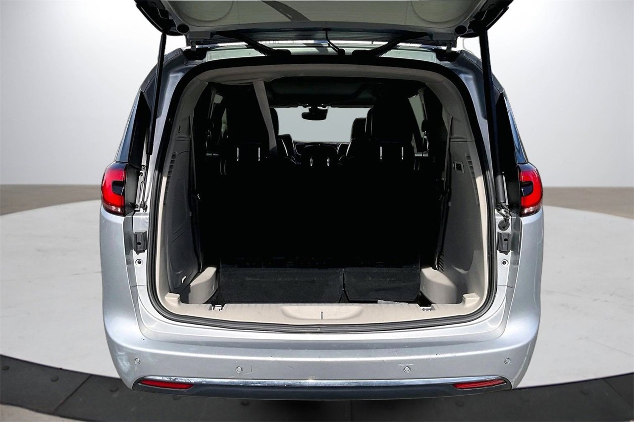 Certified 2022 Chrysler Pacifica Limited image 27