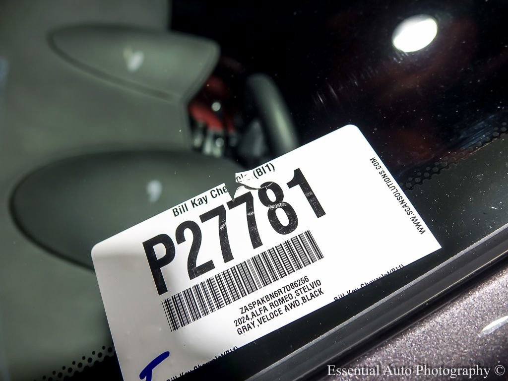 Used 2024 Alfa Romeo Stelvio Veloce AWD/4WD image 34