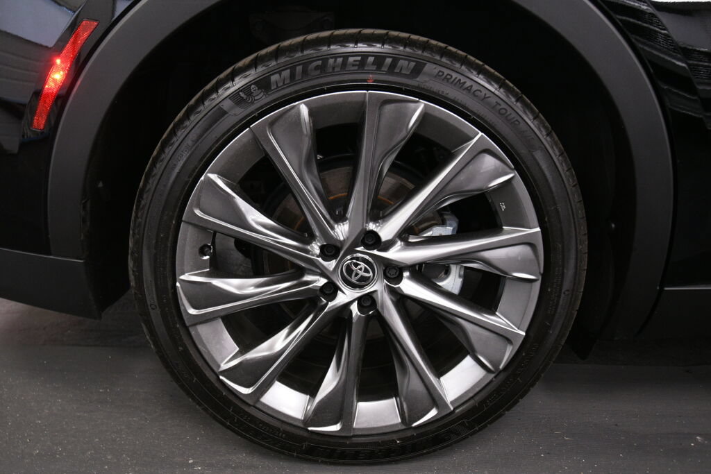 Used 2026 Toyota Crown w/ Advanced Technology Package AWD/4WD image 31