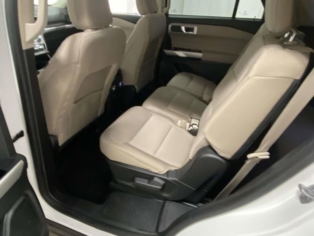 Used 2022 Ford Explorer XLT image 8