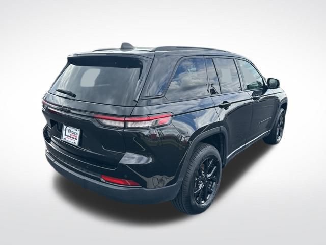 Used 2024 Jeep Grand Cherokee Altitude image 6