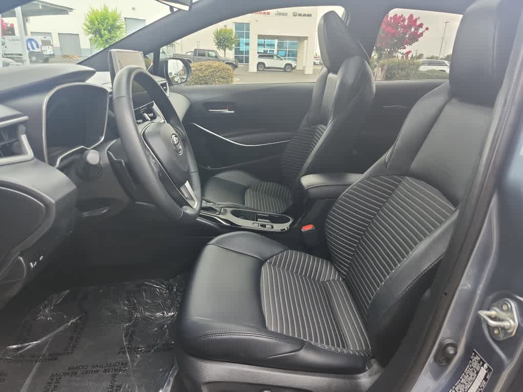 Used 2025 Toyota Corolla XSE FWD image 15
