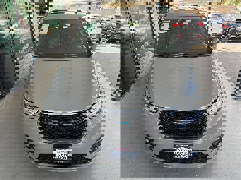 Used 2021 Chrysler Pacifica Limited w/ S Appearance Package image 12