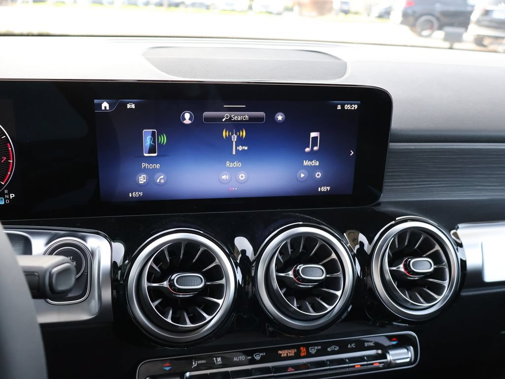 New 2026 Mercedes-Benz GLB 250 4MATIC image 23