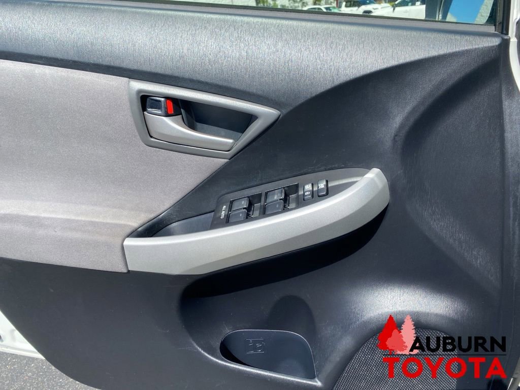 Used 2015 Toyota Prius Two FWD image 27