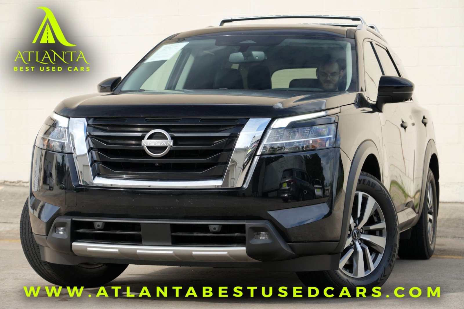 Used 2022 Nissan Pathfinder SL FWD image 1