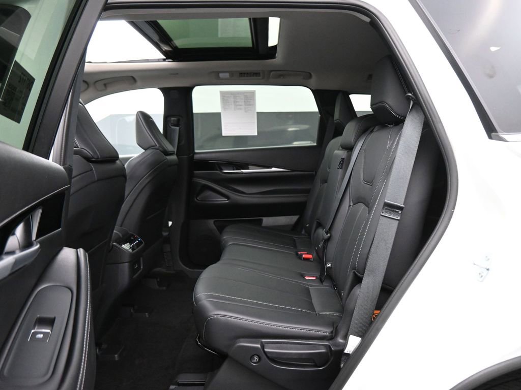 Used 2025 INFINITI QX60 Pure AWD/4WD image 18