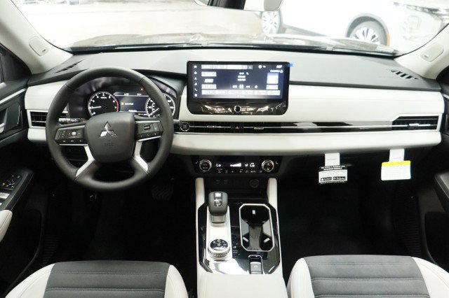 New 2026 Mitsubishi Outlander SE FWD image 19