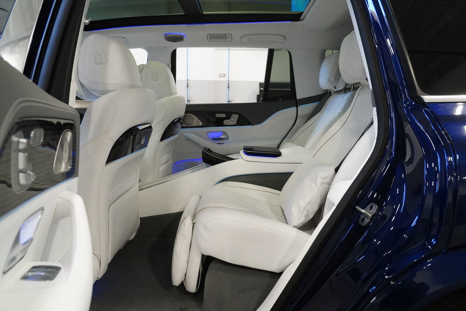 New 2026 Mercedes-Benz Maybach GLS 600 4MATIC image 16