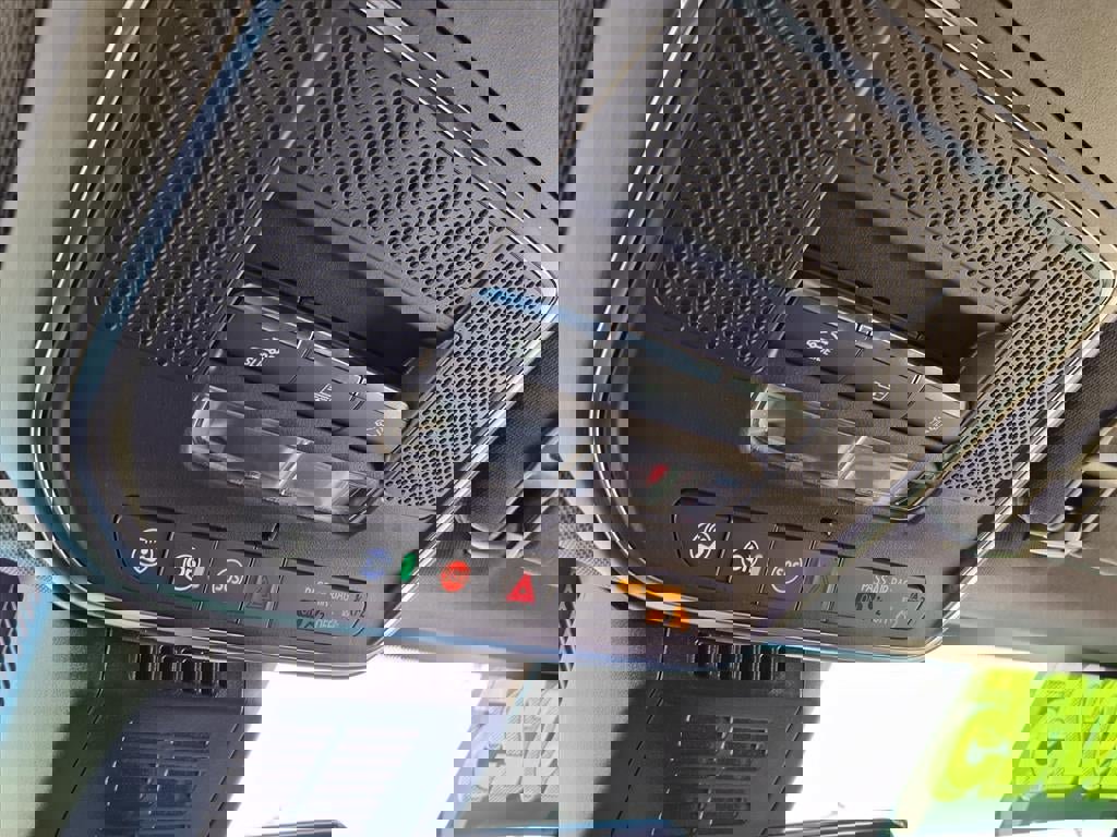 Used 2025 Chevrolet Equinox RS w/ Safety and Technology Package image 14