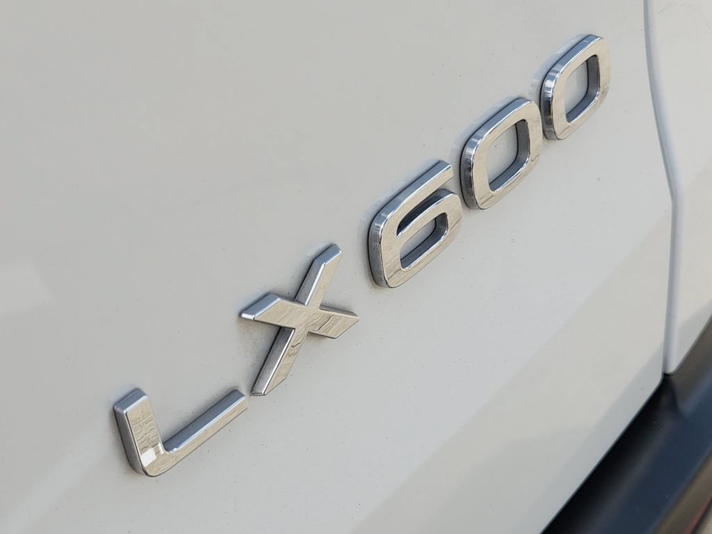 Used 2023 Lexus LX 600 4WD w/ Luxury Package image 12