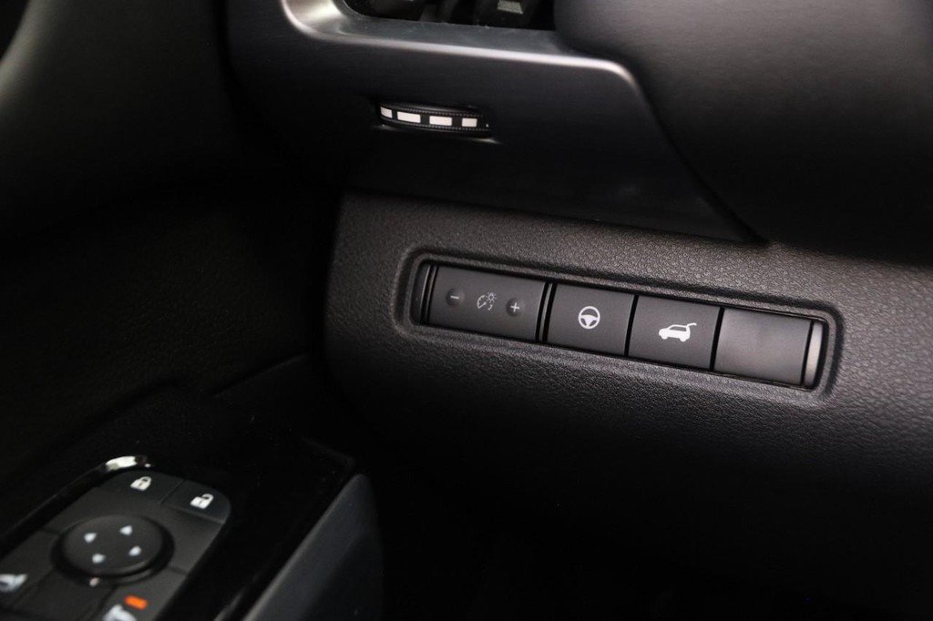 Used 2023 Nissan Pathfinder SL AWD/4WD image 23