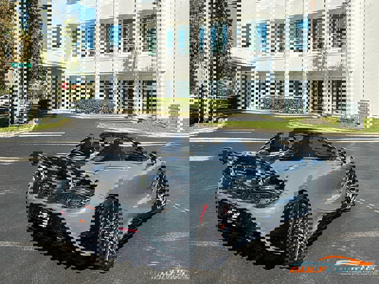 Used 2022 McLaren 765LT image 59