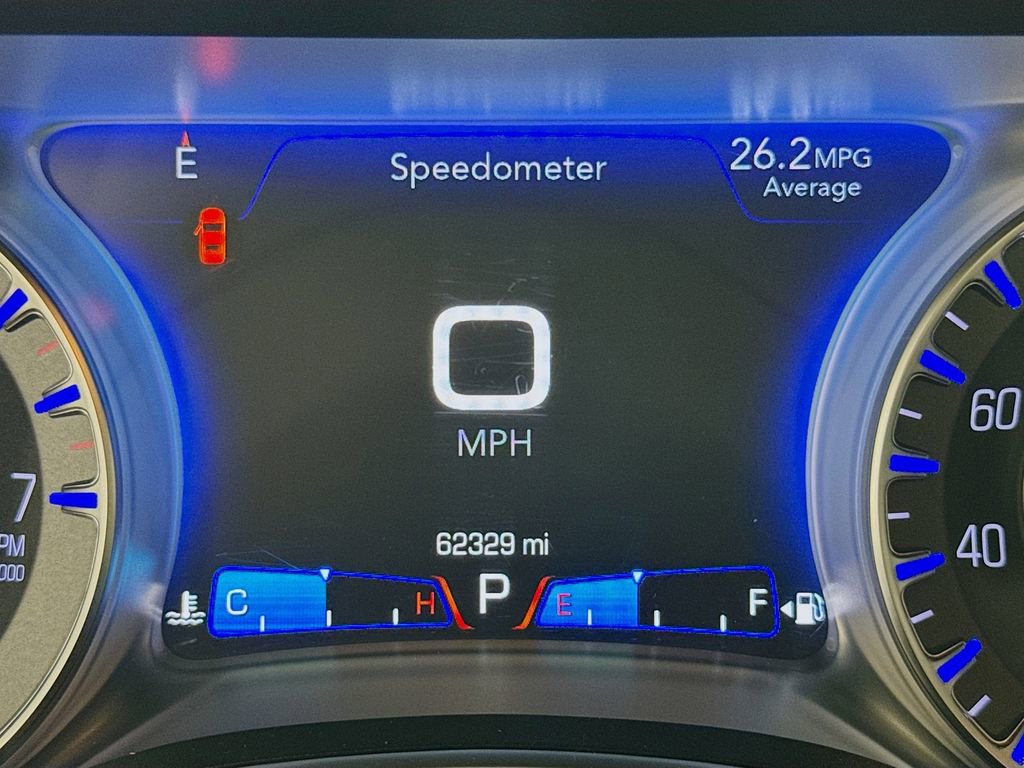 Used 2018 Chrysler 300 Limited image 16