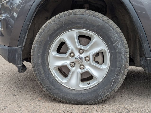 Used 2015 Jeep Grand Cherokee Laredo w/ Quick Order Package 23E image 9