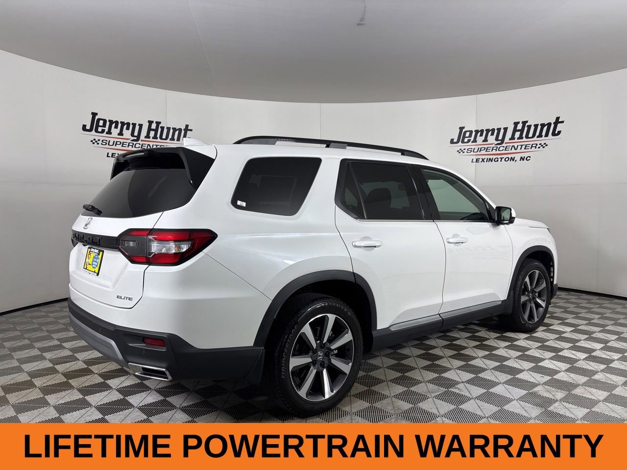 Used 2025 Honda Pilot Elite image 5