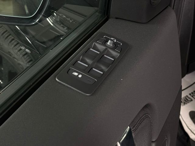 New 2025 Land Rover Discovery Sport S image 28