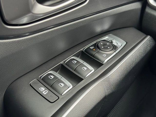 Used 2025 Kia Sorento S image 33
