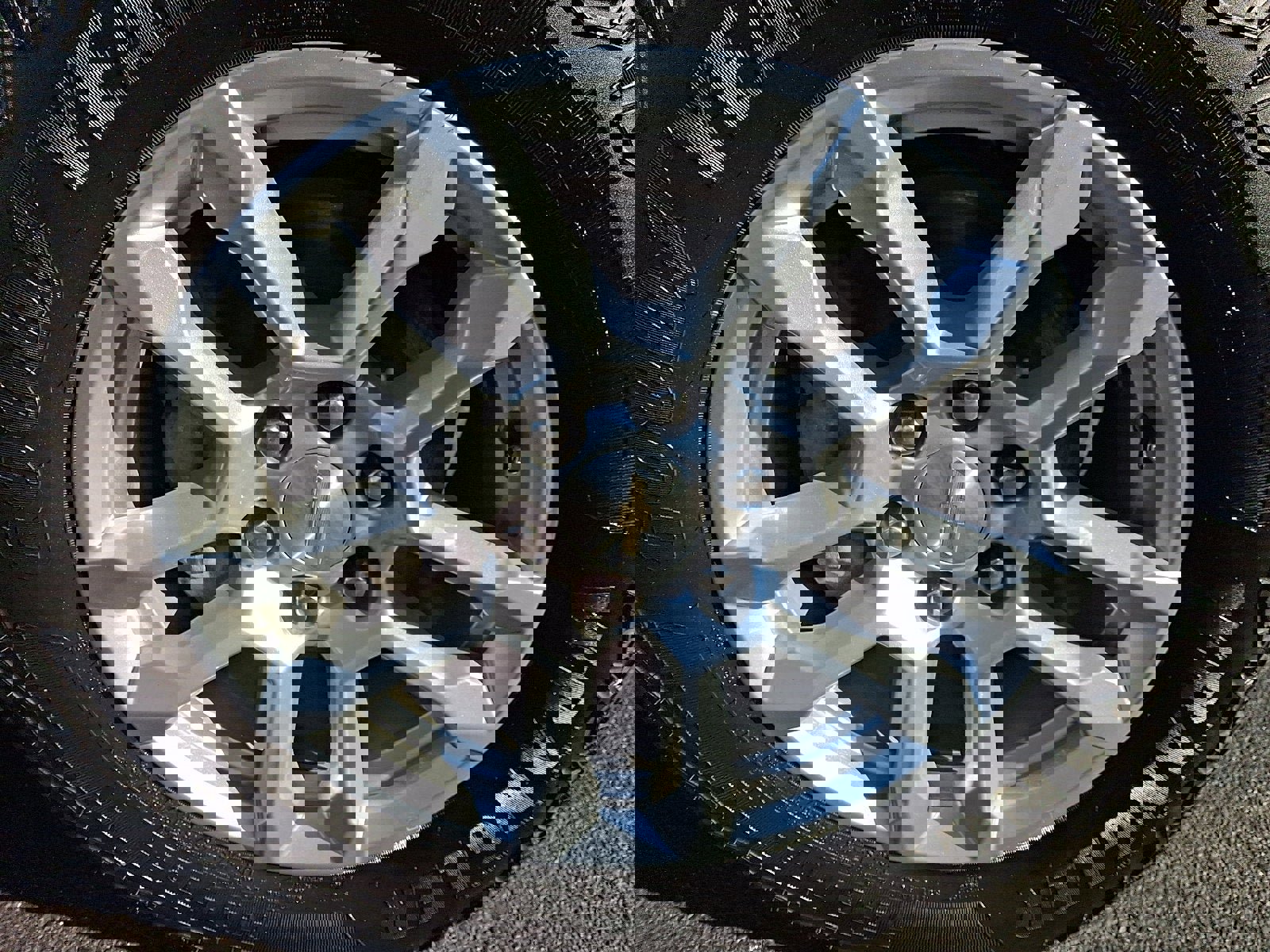 Used 2024 Chevrolet Silverado 1500 LT image 8