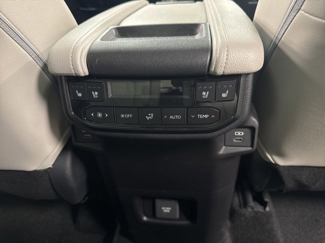 New 2026 Toyota Grand Highlander Platinum image 17