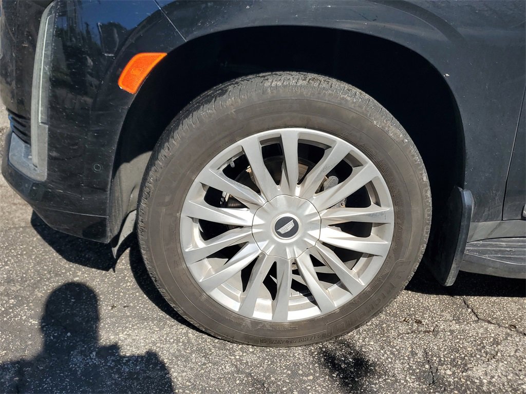 Used 2021 Cadillac Escalade ESV Premium Luxury w/ LPO, Illumination Package image 4