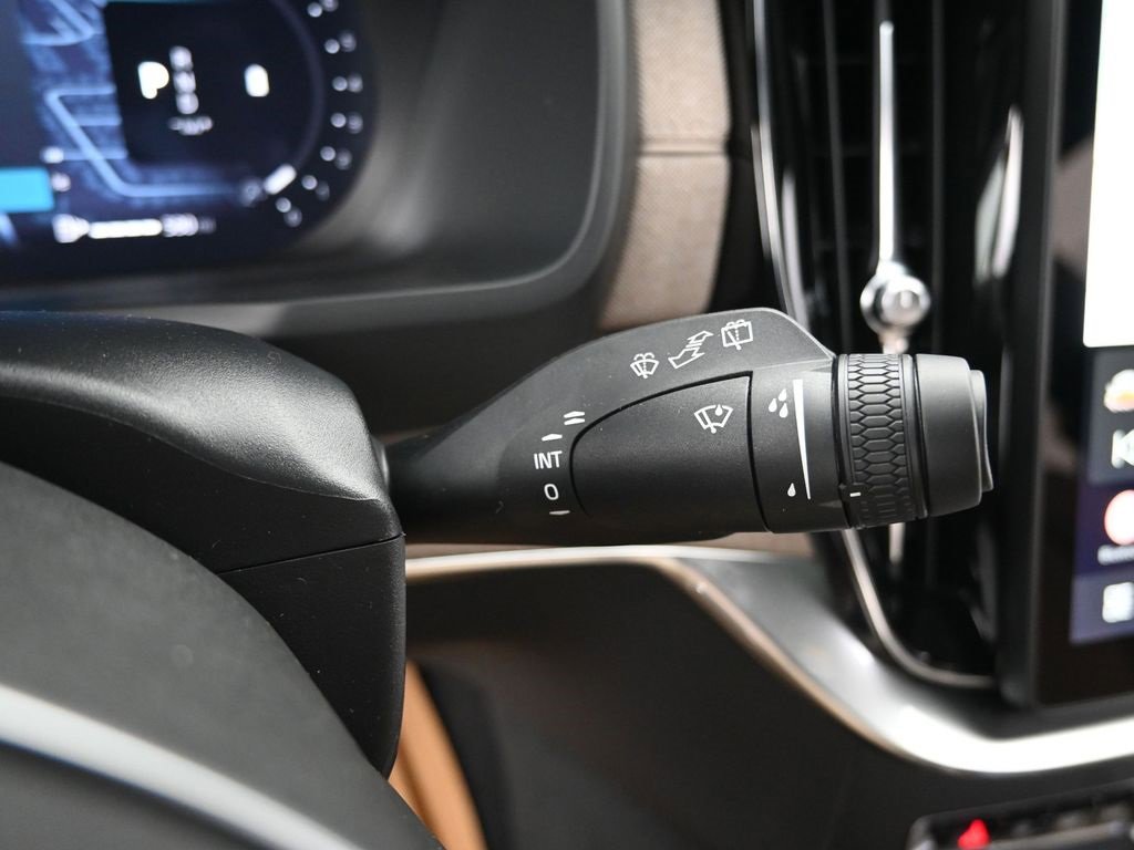 New 2026 Volvo XC90 B6 Ultra image 18