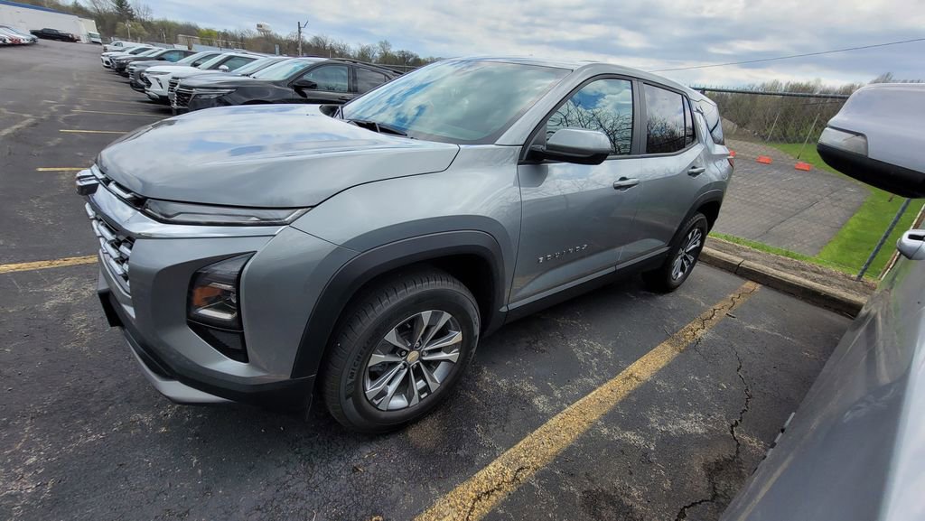 Used 2026 Chevrolet Equinox LT w/ Convenience Package II image 3
