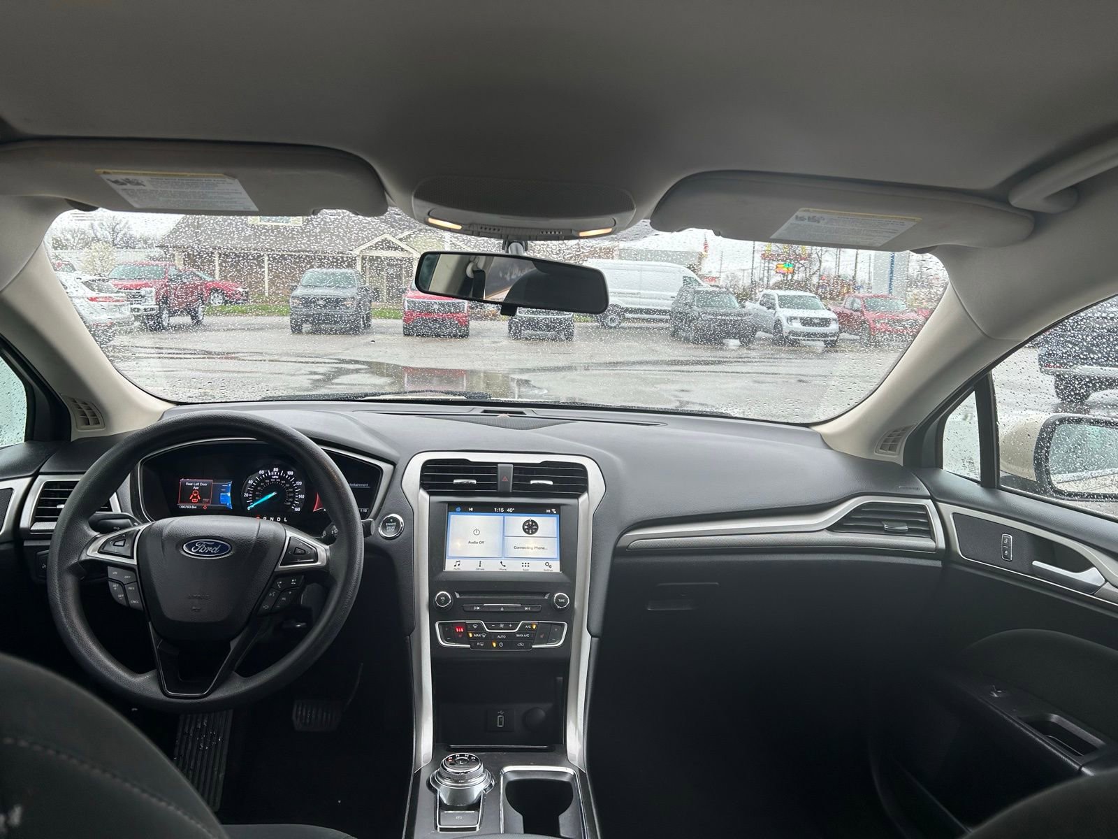 Used 2018 Ford Fusion SE w/ Fusion SE Technology Package image 11