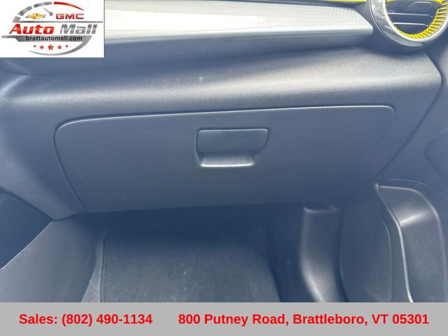 Used 2024 Chevrolet Trax LT w/ Sunroof Package FWD image 20