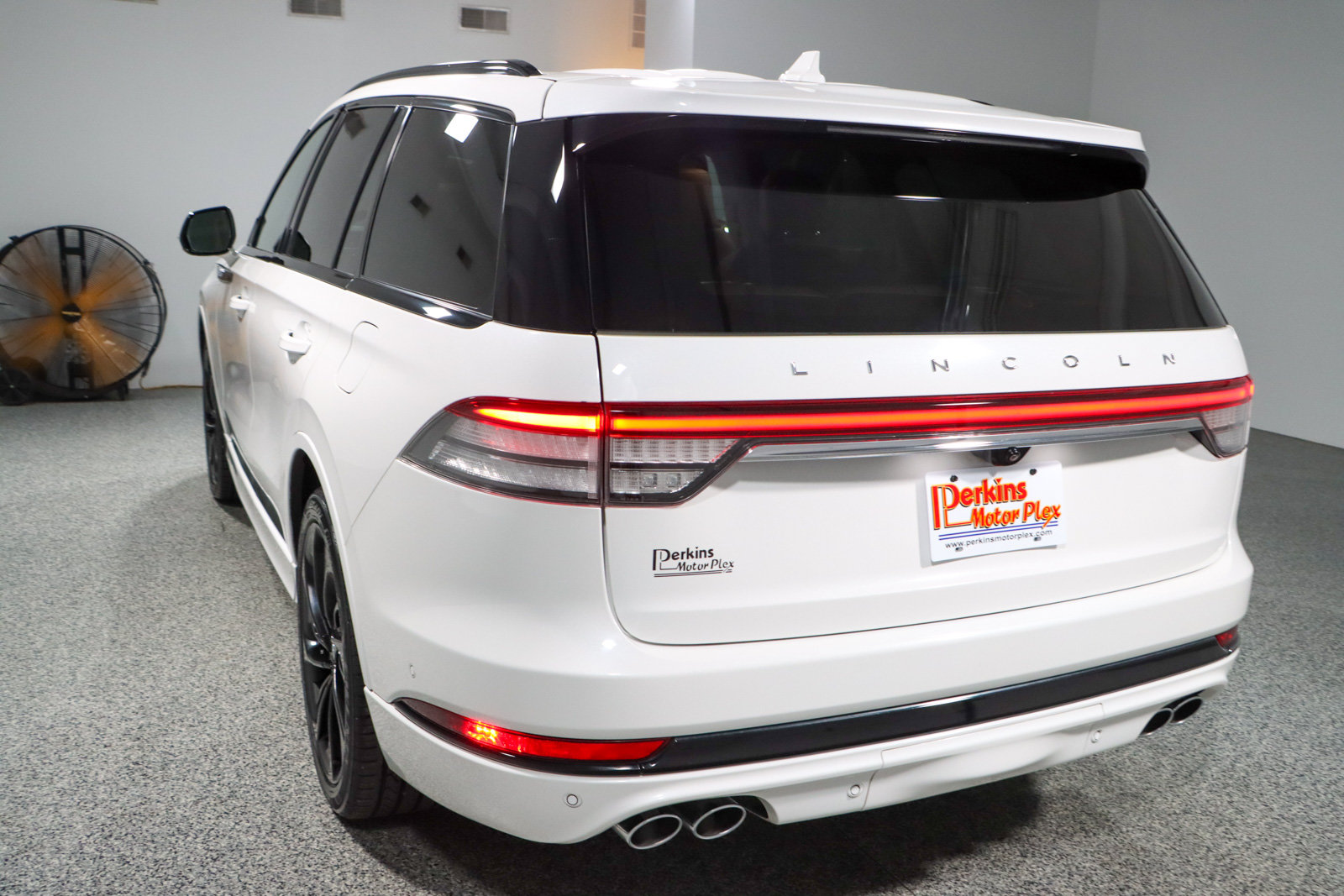 Used 2023 Lincoln Aviator Reserve w/ Equipment Group 201A AWD/4WD image 9